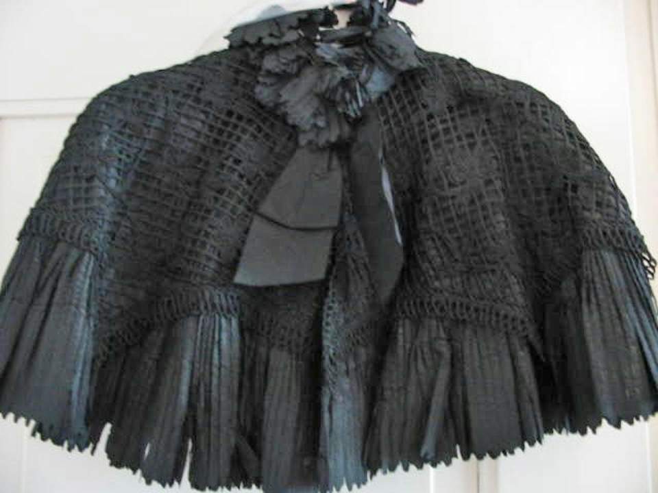 Damenkleid, Mantilla, Cape