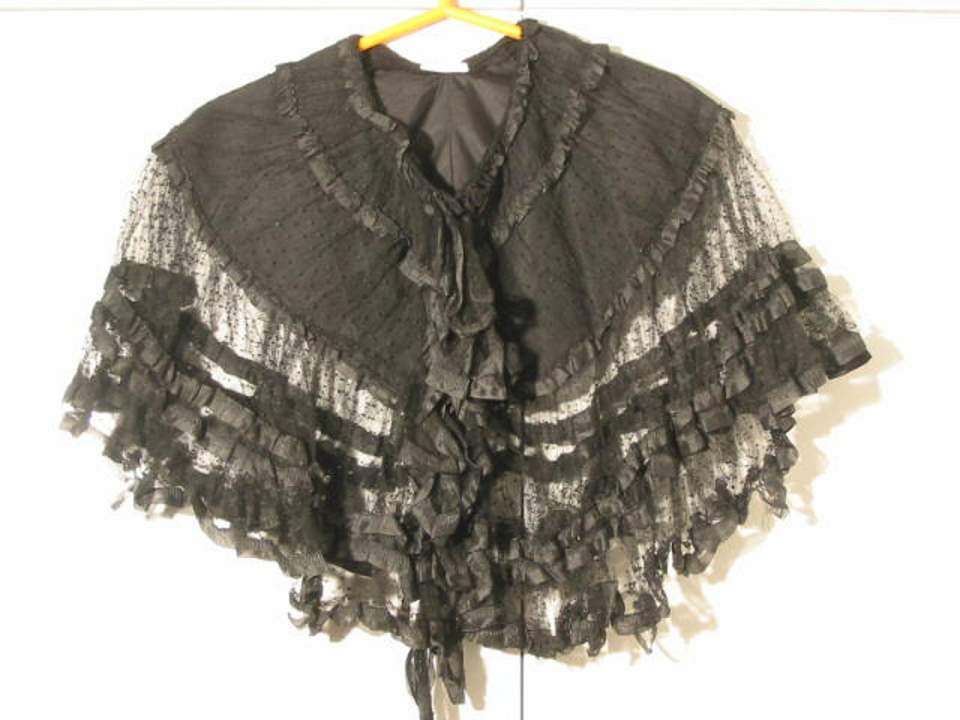 Mantilla-Kragen