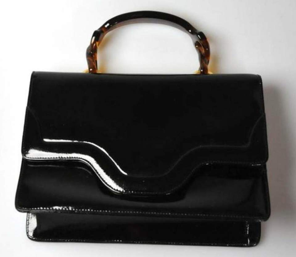 Handtasche und Damenschuhe, Pumps