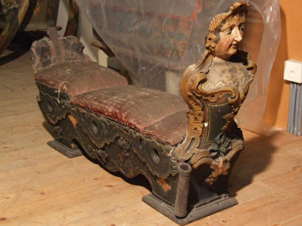 Schlittenkasten eines Figurenschlittens, Pferdeschlitten, Rennschlitten