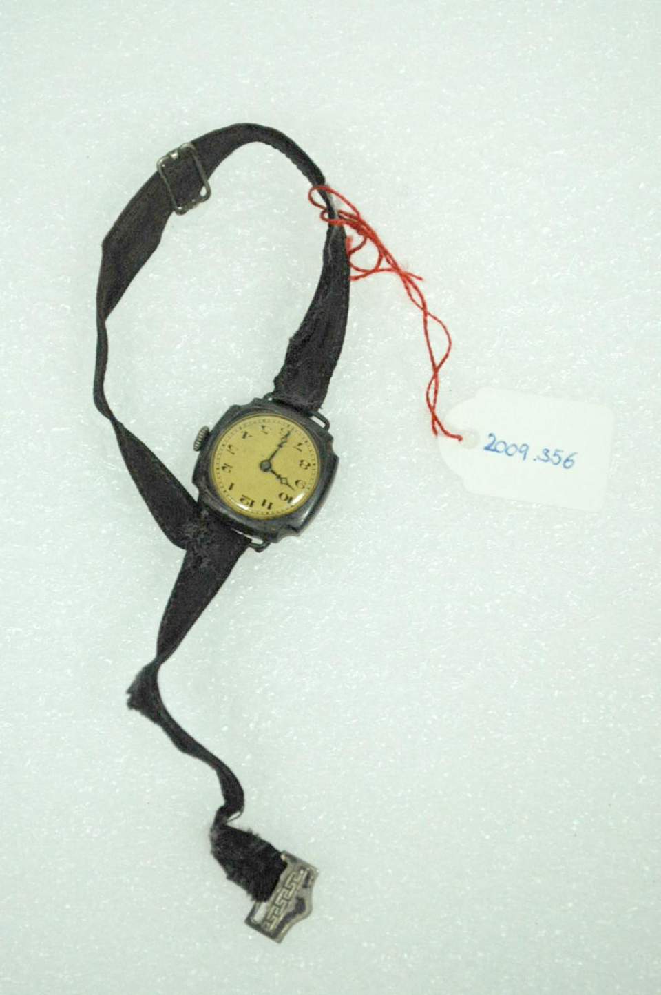 Armbanduhr, Uhr