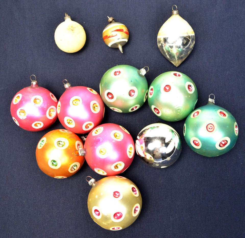 Weihnachtsschmuck, 12 Christbaumkugeln