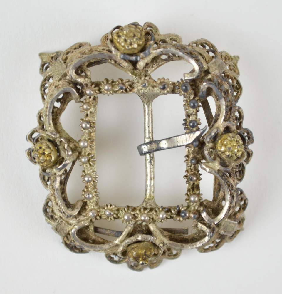 Filigrane kleinere Schnalle 