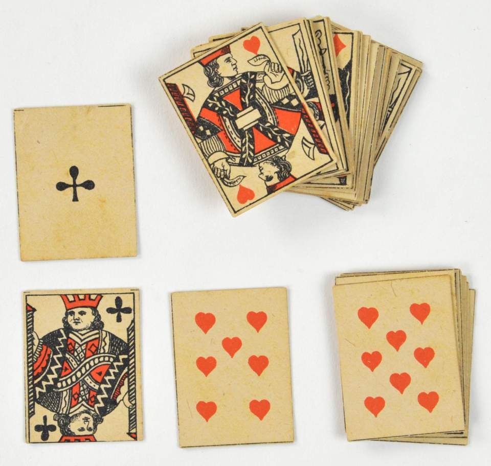Miniatur-Kartenspiel, Spielkarten
