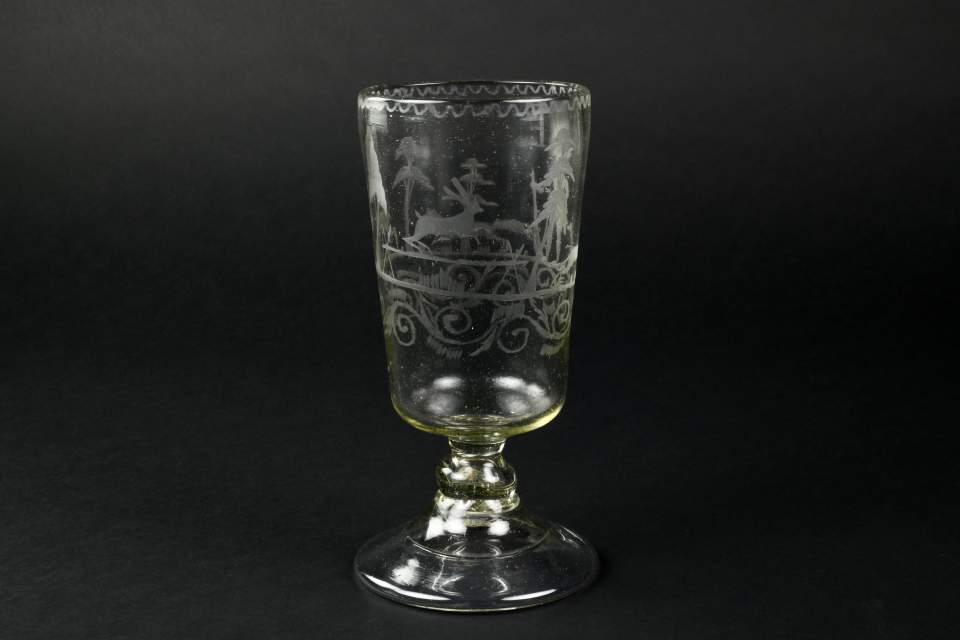 Glas, Trinkglas, Kelchglas aus dem Herrenhaus im Kobel