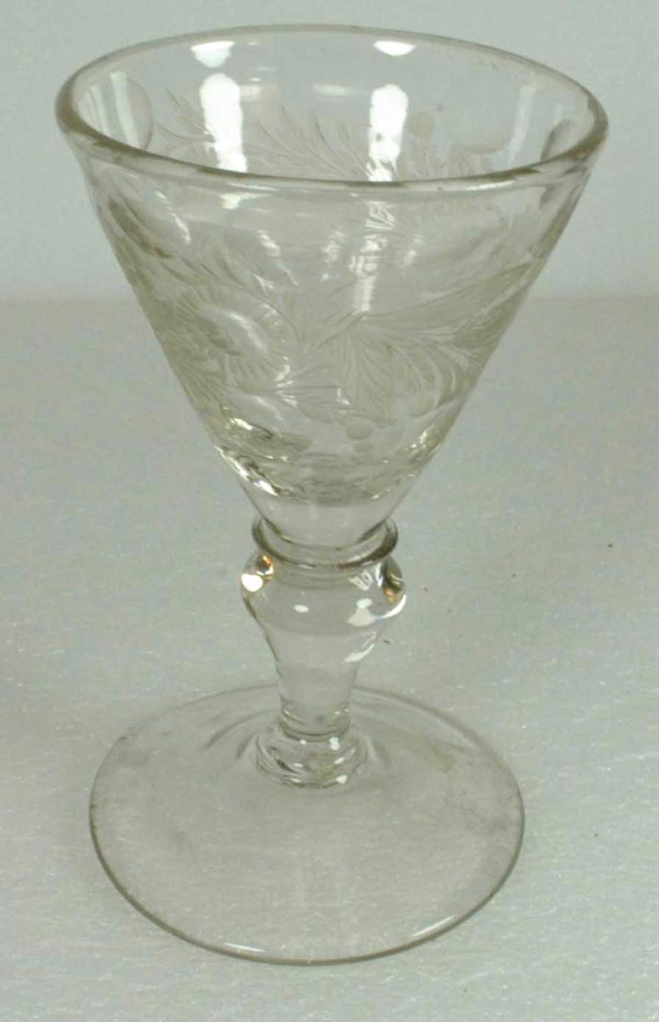 Glas, Trinkglas, Kelchglas aus dem Herrenhaus im Kobel