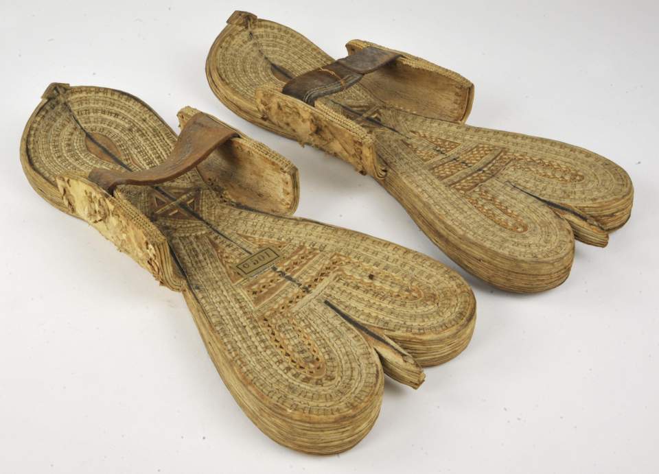 Frauensandalen aus Leder