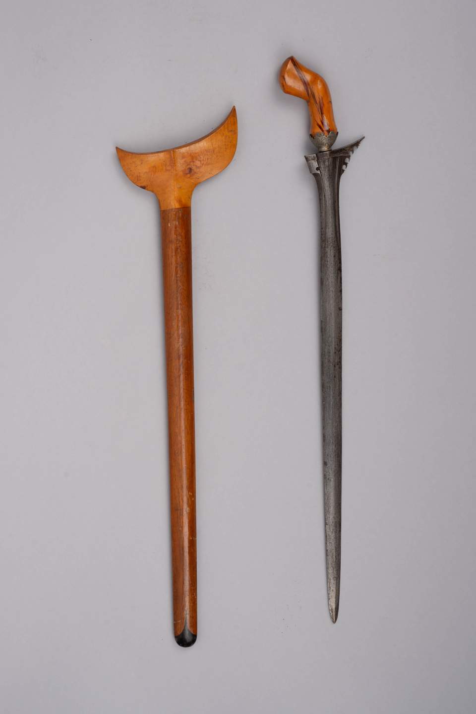 Keris mit Scheide, Dolch