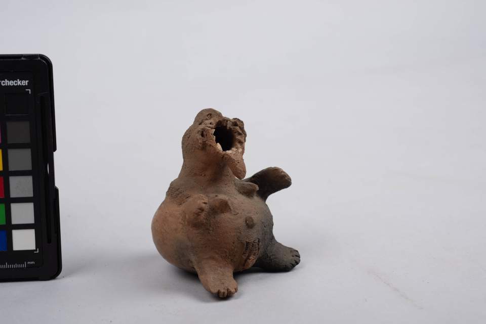 weibliche Tonfigur