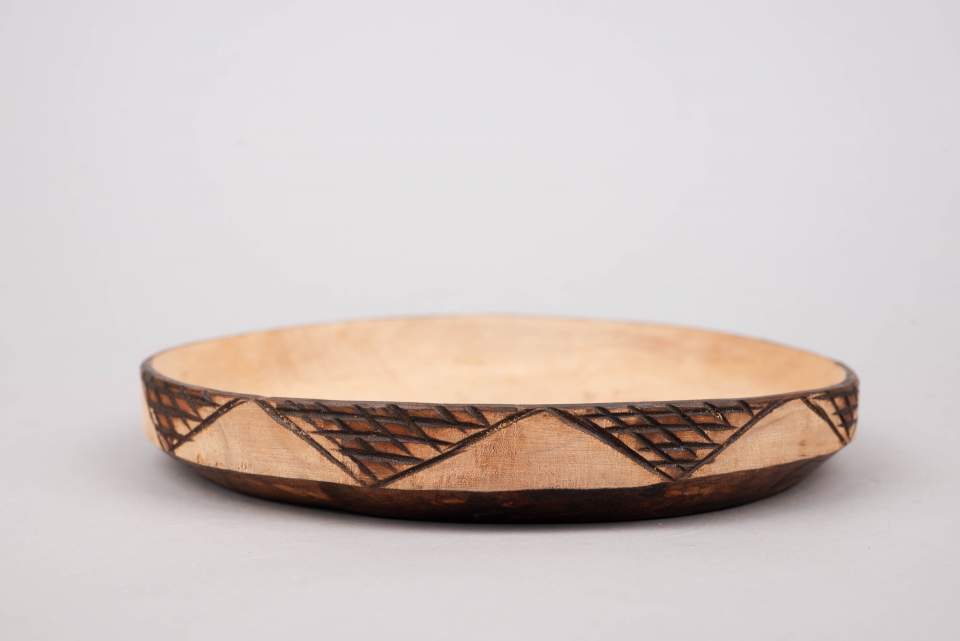 Teller aus Holz