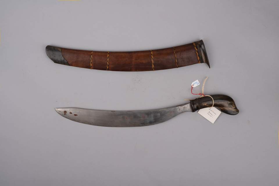 Keris mit Scheide, Dolch