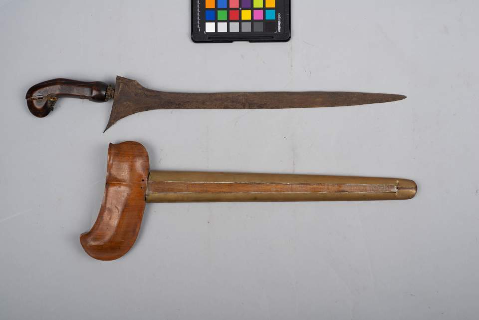 Keris mit Scheide, Dolch