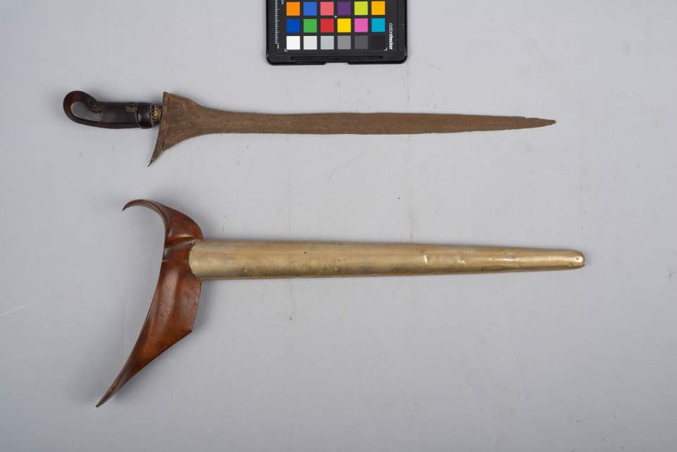 Keris mit Scheide, Dolch