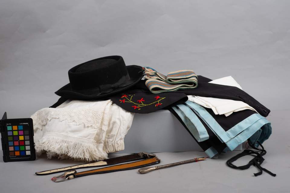 Hut, Foulard,Gilet,Hose,Umhang,Gürtel,Stoffgürtel,Metalltrinkrohr(Bombilla)