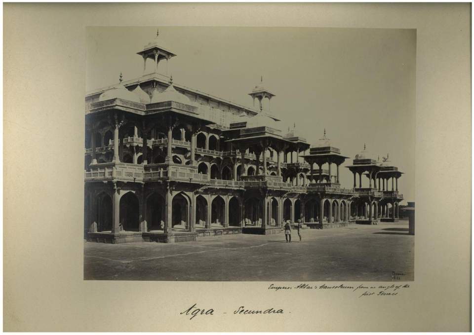 Fotografie Agra, Kaiser Akbar-Grabmal