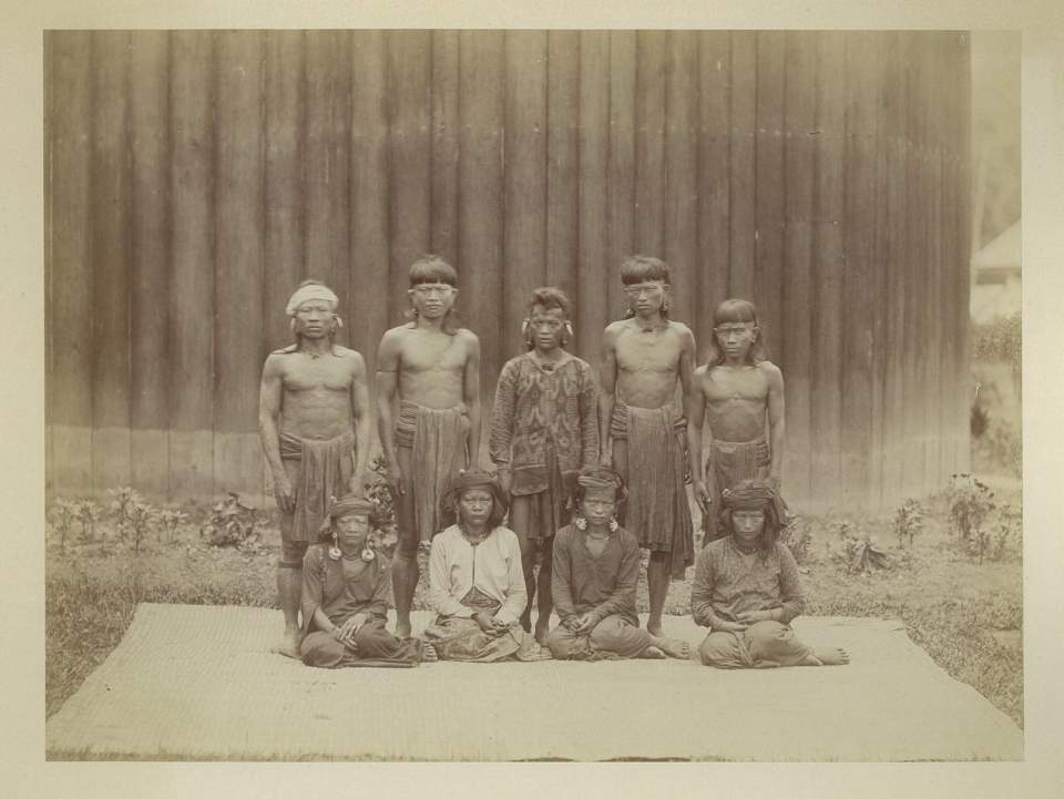 Fotografie Männer und Frauen der Dayaks