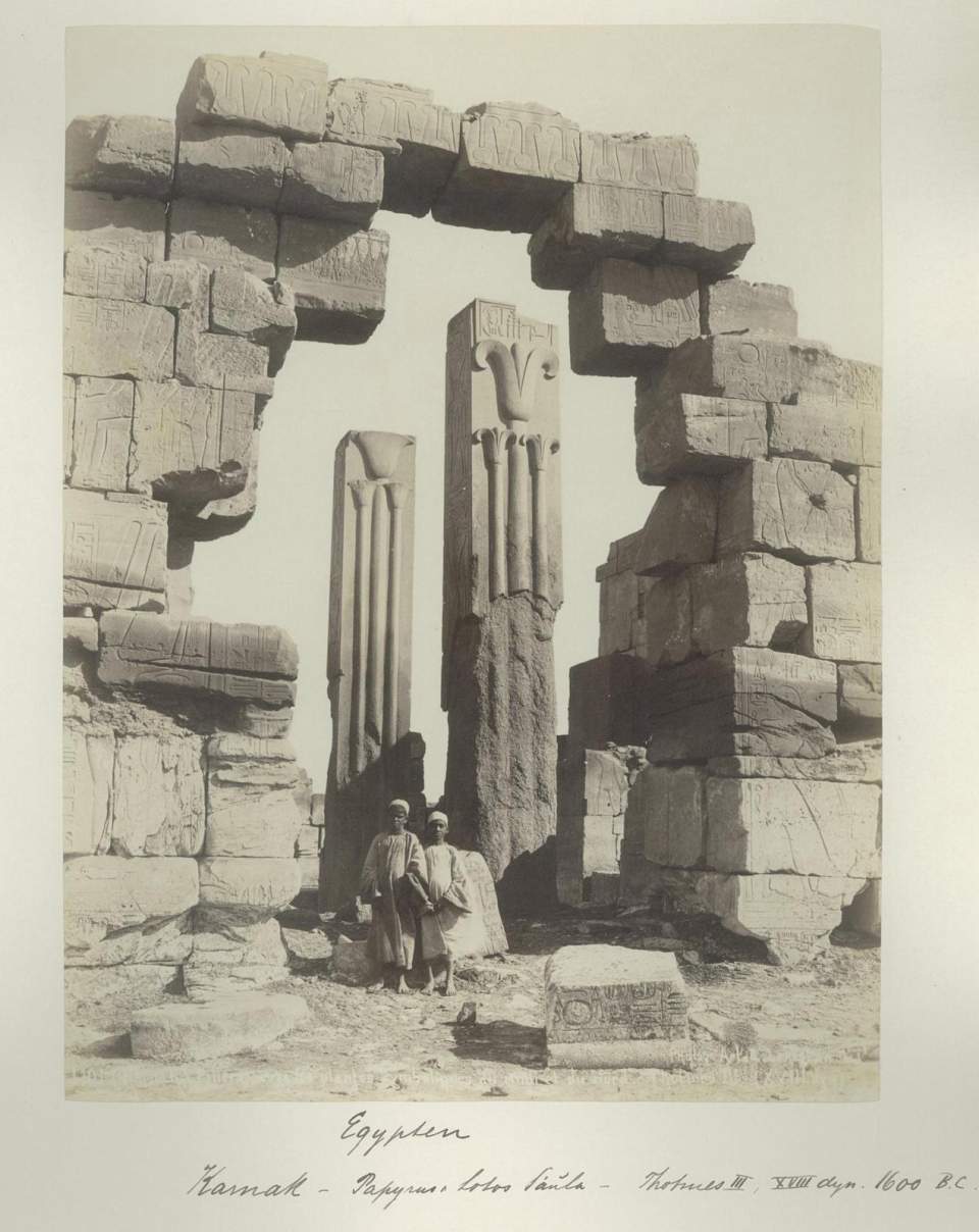 Fotografie Karnak, Papyrus und Lotossäule