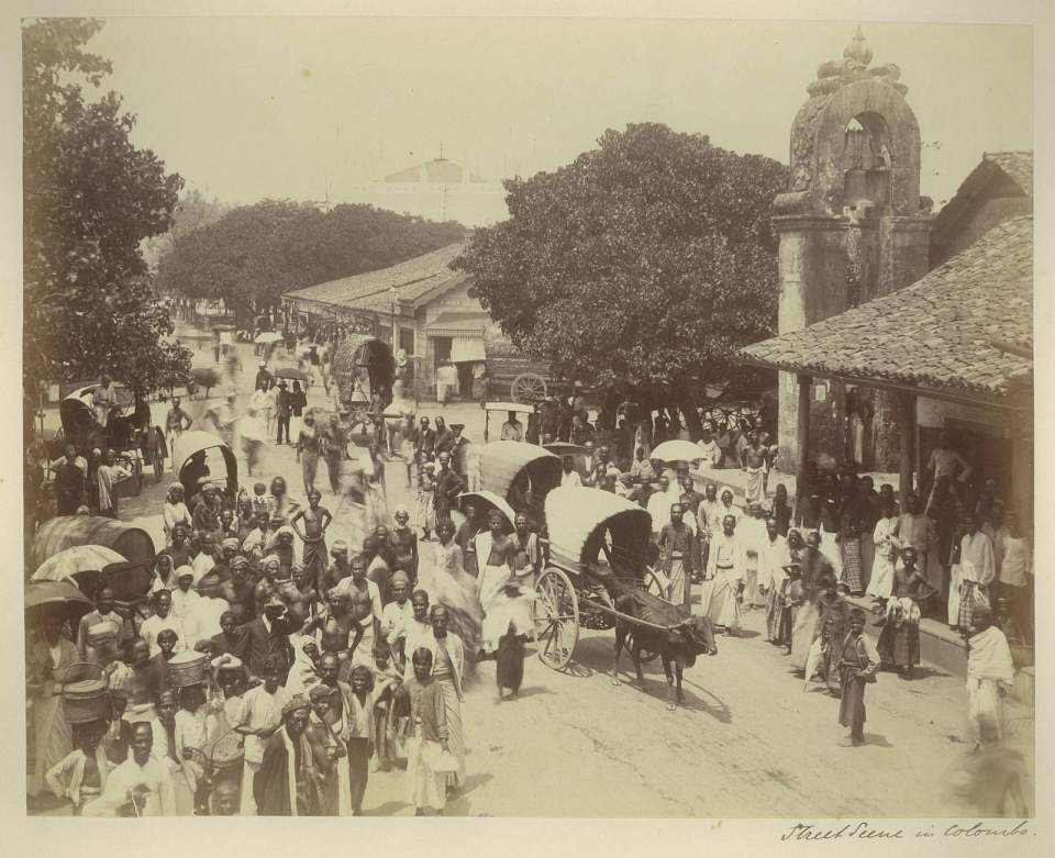 Fotografie Strassenszene in Colombo, Ceylon