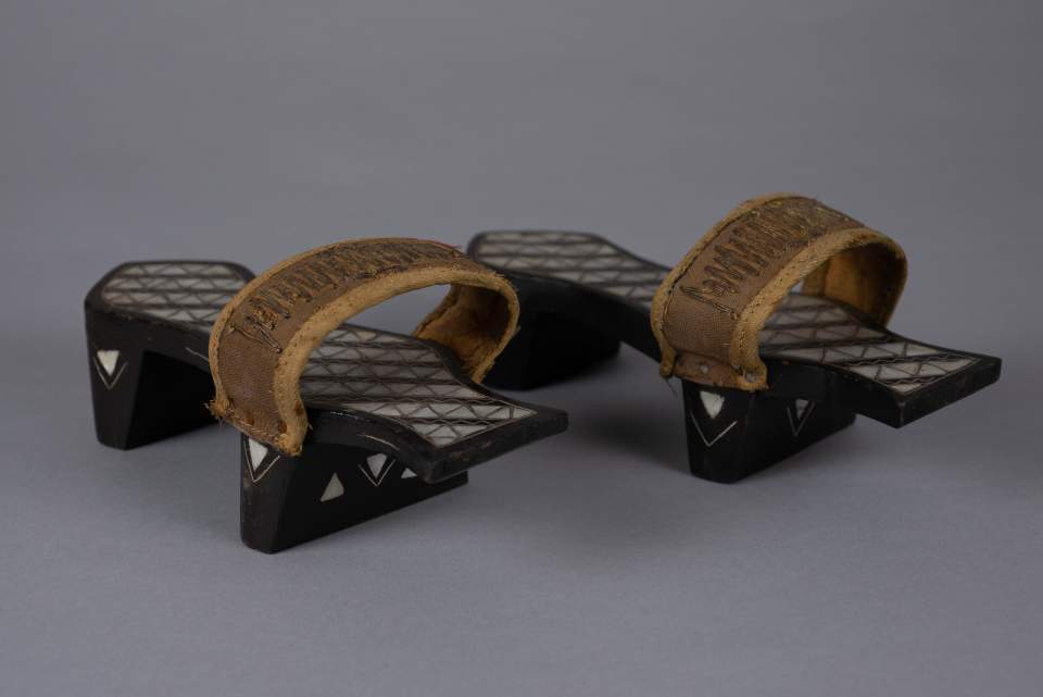 Holz-Sandalen 