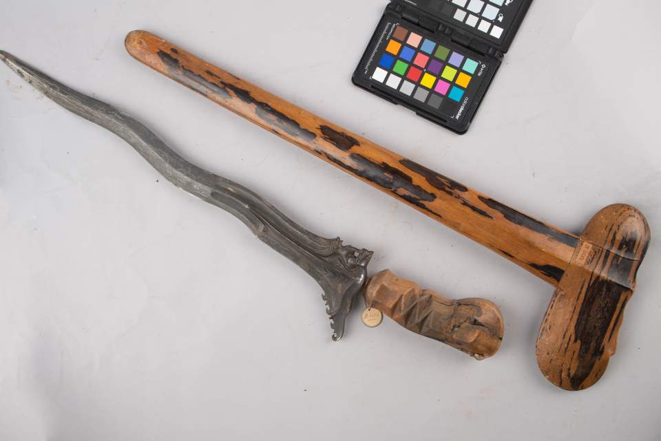 Keris mit Scheide, Dolch