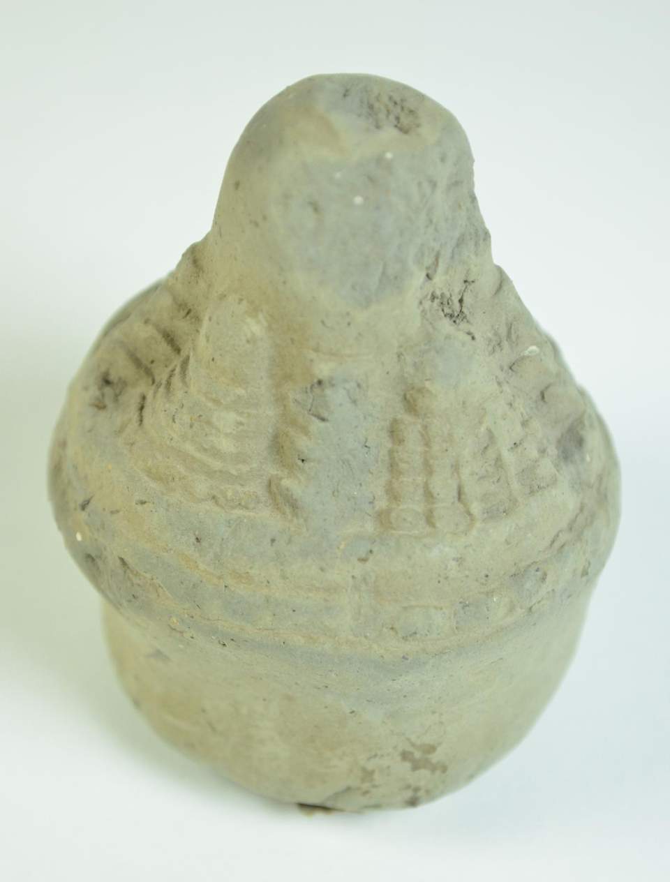 Stupa-Ts'a-ts'a in Form eines Stupa (Tib. mCod-rten)