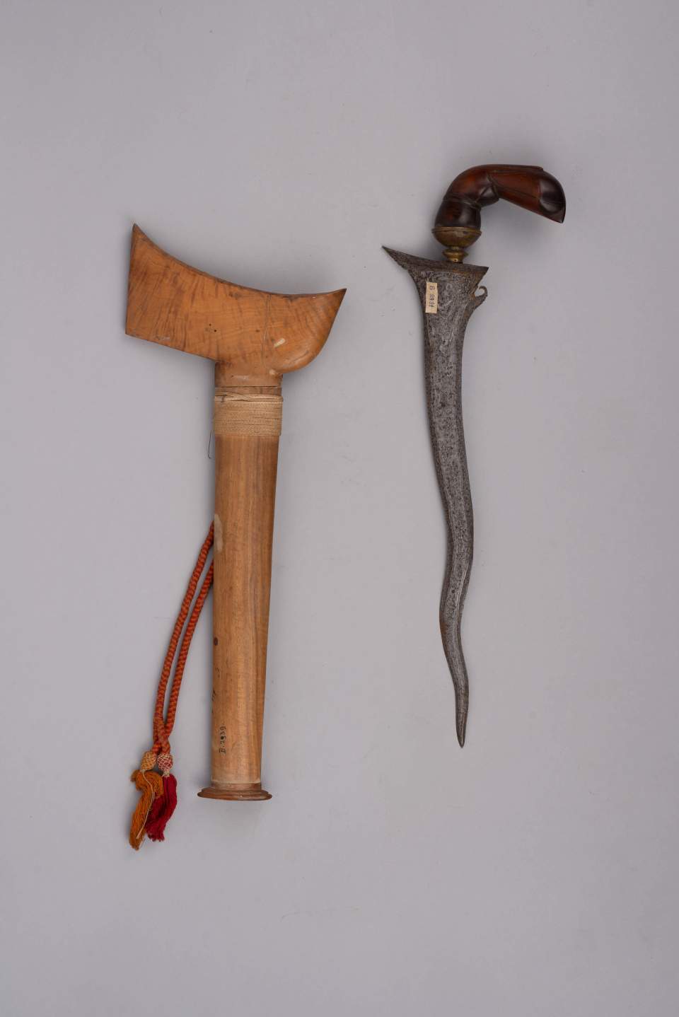 Keris mit Scheide, Dolch