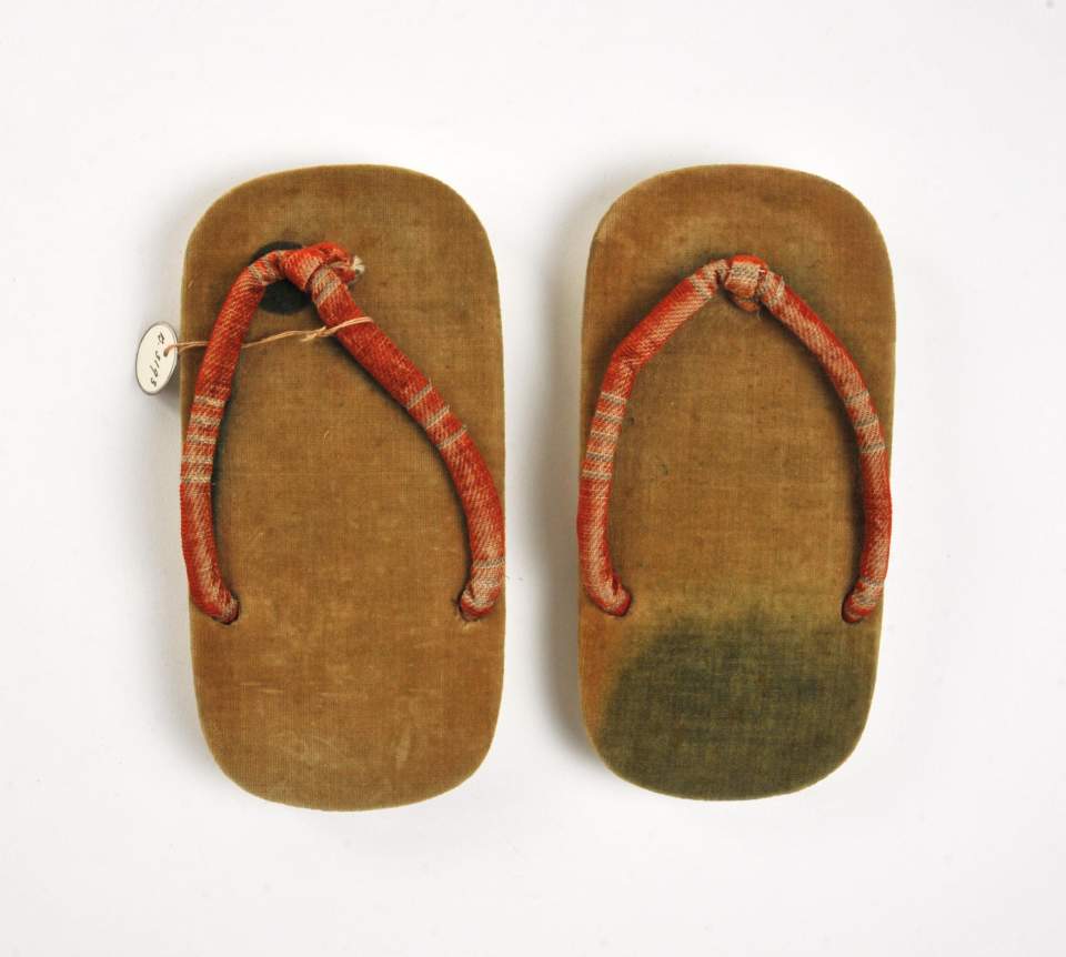 1 Paar Sandalen