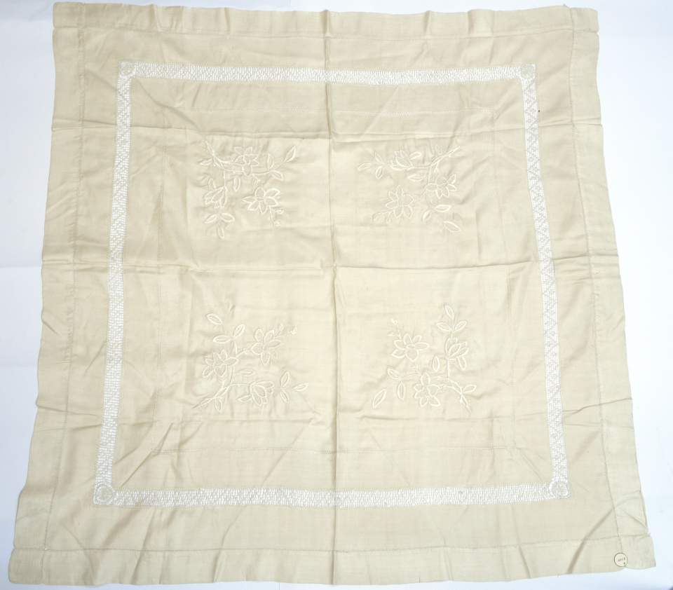 Gestickte Seitendecke