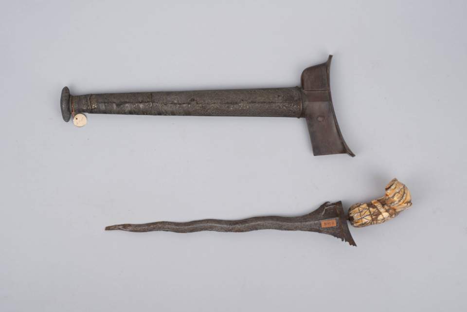 Keris mit Scheide, Dolch