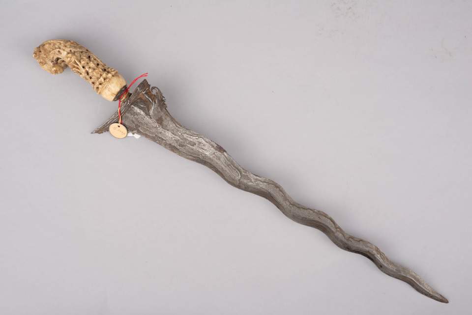 Keris mit Scheide, Dolch