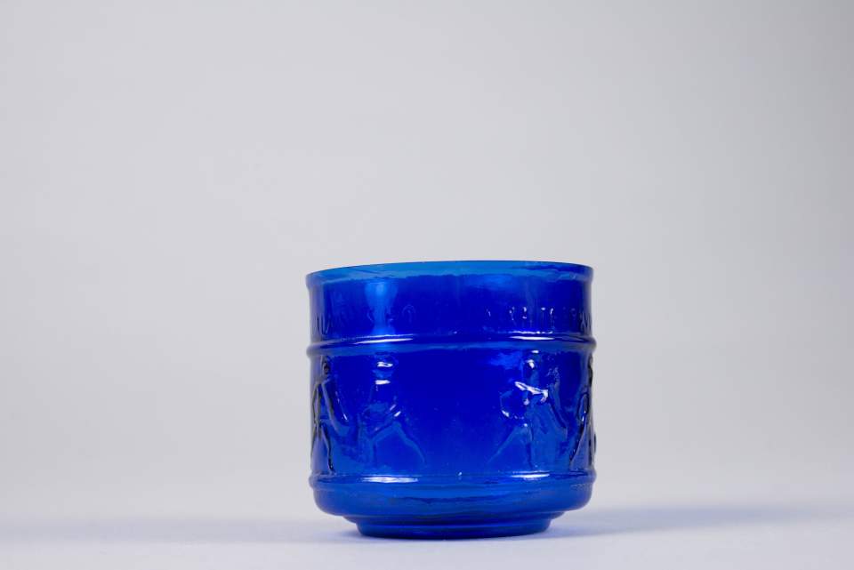 Sammlung von blauem Glas