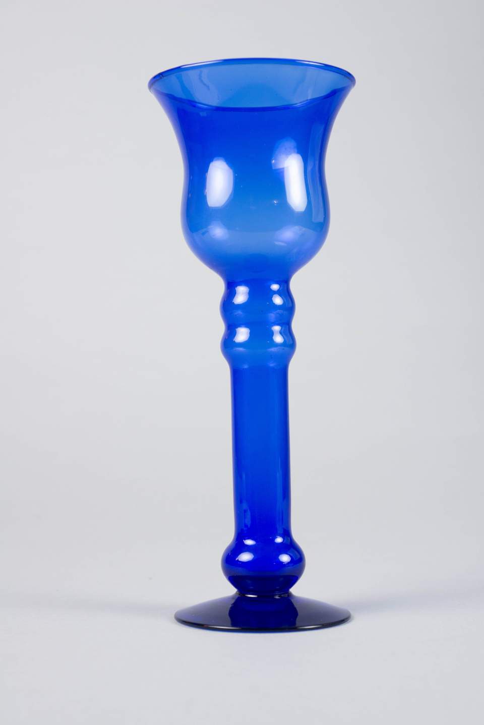 Sammlung von blauem Glas