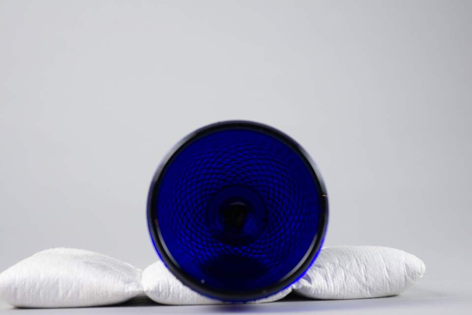 Sammlung von blauem Glas