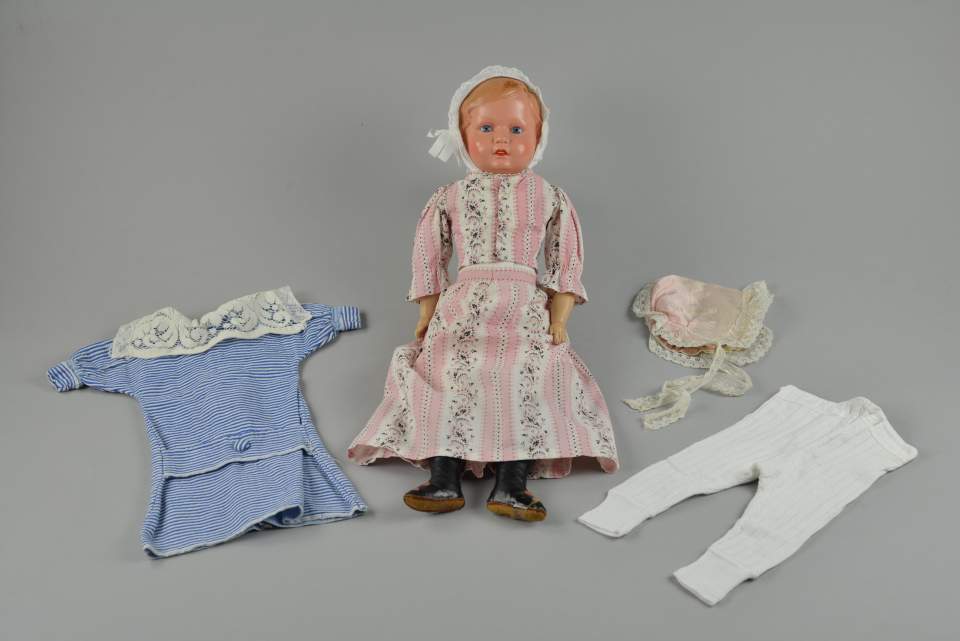 Puppe mit Kleider