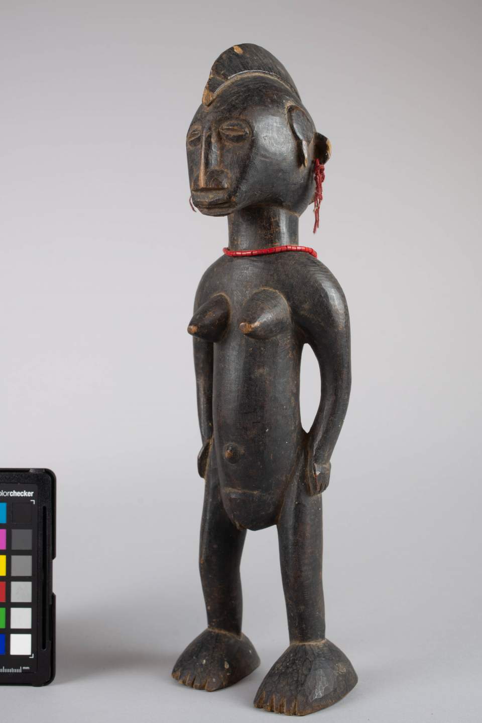 Holzfigur, weibliche Figur 