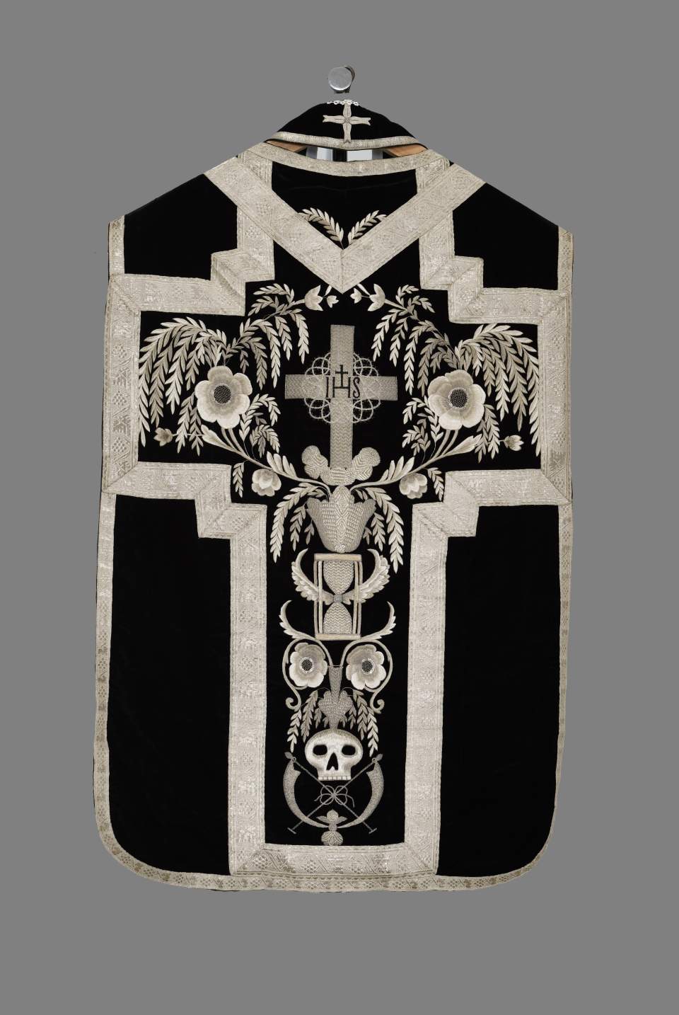 Kasel (Messgewand) mit Stola, Kelchvelum und  Bursa