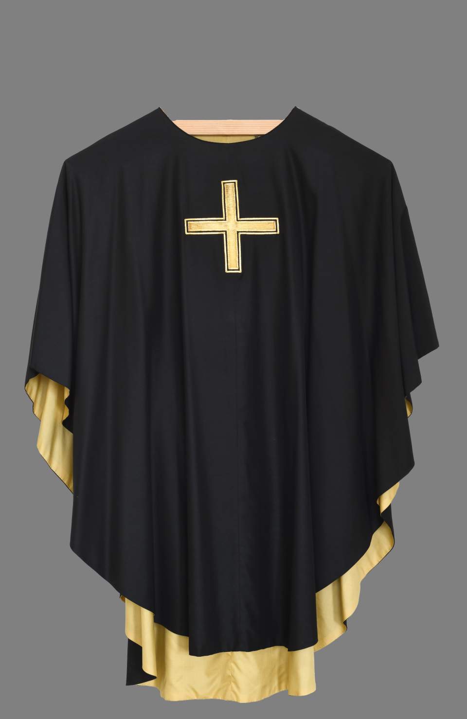 Kasel (Messgewand) mit Stola, Kelchvelum, Bursa und Manipel