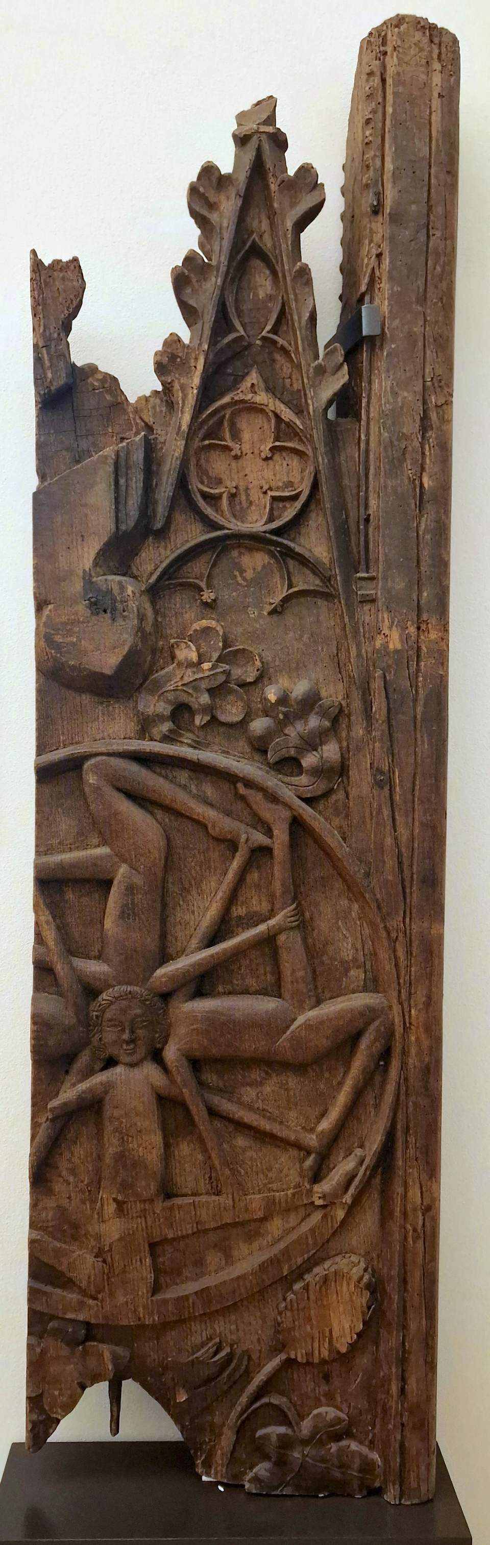 Chorgestühl aus der Zisterzienserinnenabtei Magdenau mit Lebensrad